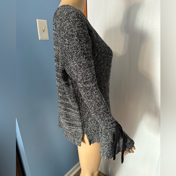 Women’s Loft Sweater, Black/White/Gray Tie Bell Sleeve Sweater M - Picture 8 of 15